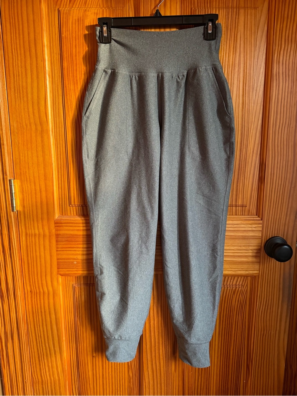 Old Navy Active Women’s High-Waist Gray Jogger Pants